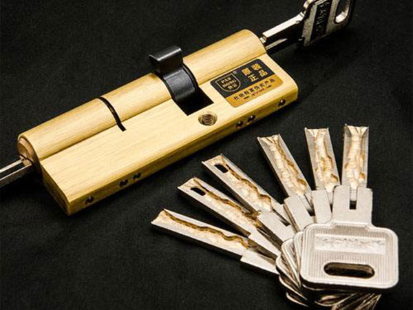 新源24小时上门开锁公司