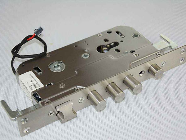 新源24小时上门开锁公司