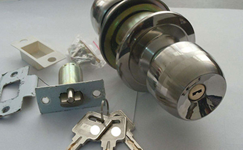 新源24小时上门开锁公司