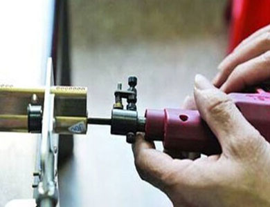 新源24小时上门开锁公司