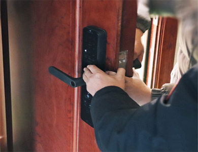 新源24小时上门开锁公司